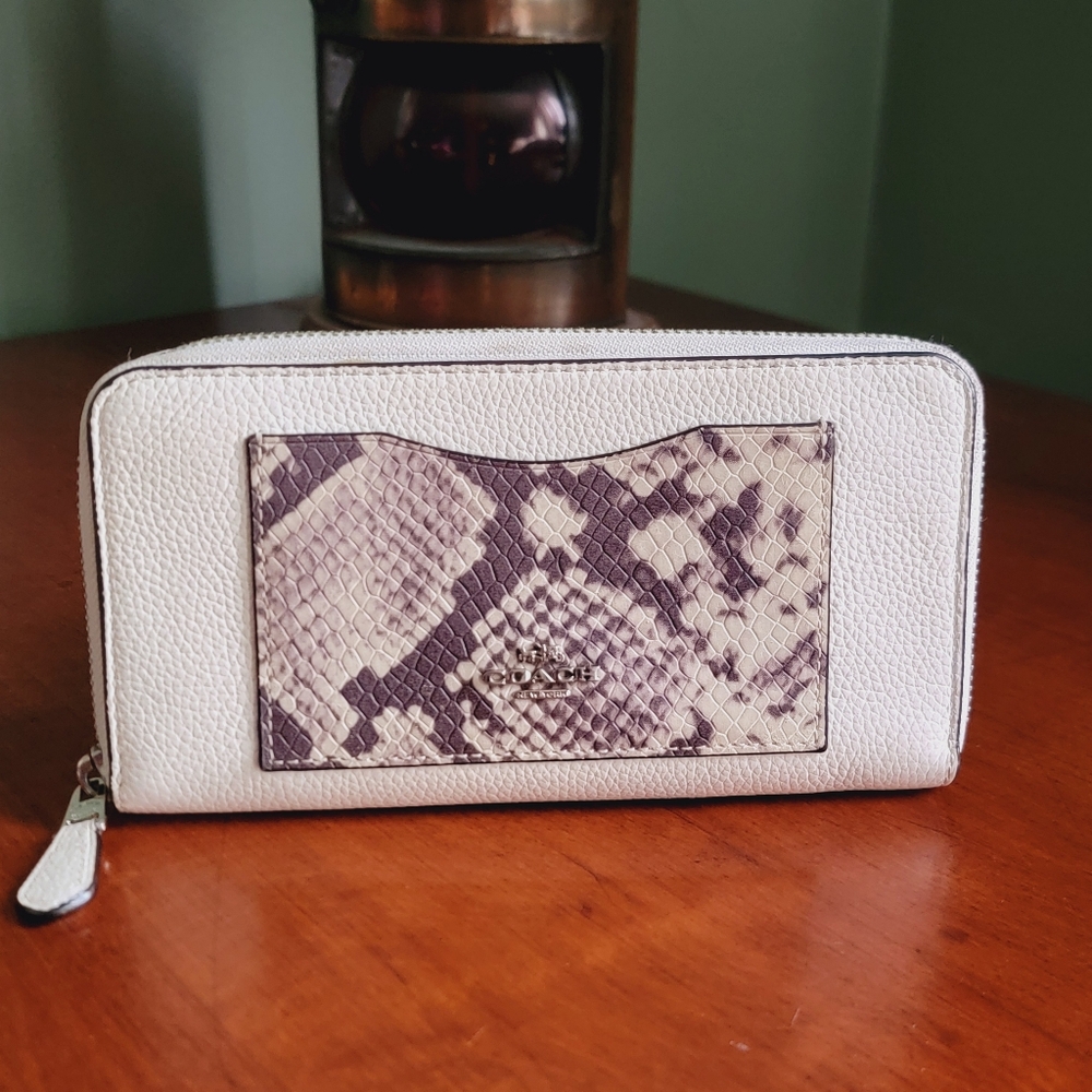 Coach F57590 Accordion Zip White Snakeskin Embossed Leather Wallet